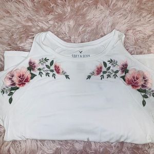 American Eagle floral T-Shirt